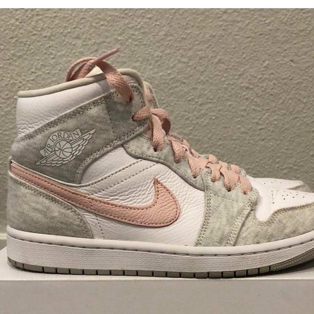 Jordan Women's Sneakers - White and Pink